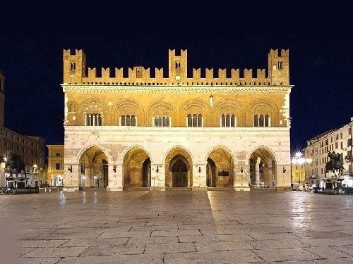 capodanno piacenza in piazza in centro foto